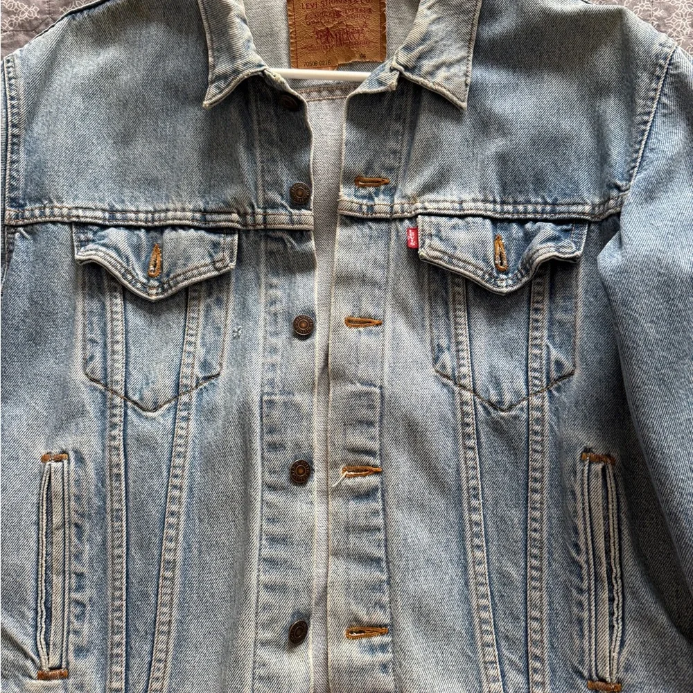 Vintage Levi’s Jean Jacket - Picture 10 of 10